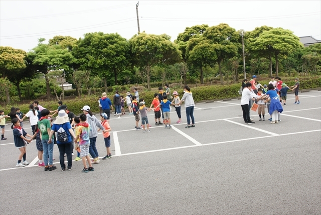 形をいかに素早く作れるかを競います